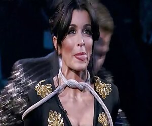 Sıcak amatör kizlik zari patlatma porno seks
