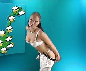 Ateş sarhoş kızlara karşı üçlü büyük kız patlatma porno bir oyuncak küpe tutun