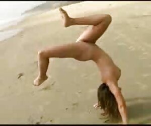 küçük ergen emmek için porno kızlık zarı patlatma seviyor