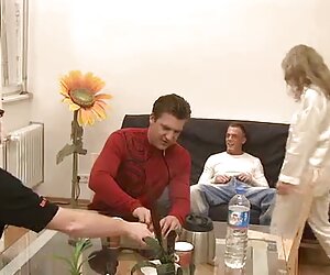 Bu büyük O cilt. 14 (kamera için kizlik zari pornosu gülümseme)