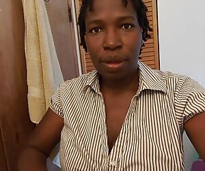 Bayan Steph sikikleri üzerinde bir Altın sex porno kızlık bozma tablo